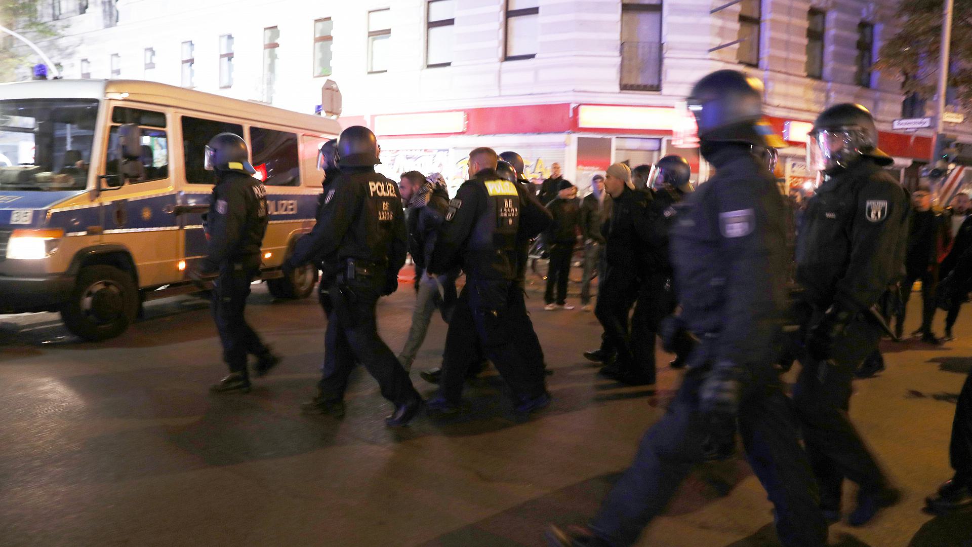 Polizisten bei Pro Palästina Demo in Berlin verletzt